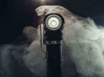 ArmyTek Wizard C2 Pro Max Magnet Weiß LED Handlampe mit Magnethalterung 3720 lm 1440